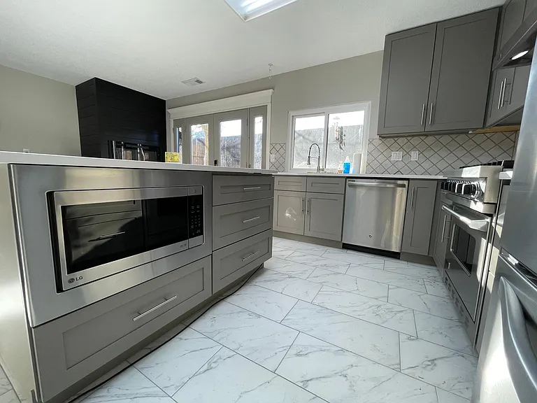 1373 Heritage Lndg — Photo 4