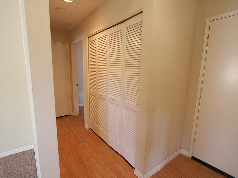 11325 Avenida De Los Lobos #C — Photo 13