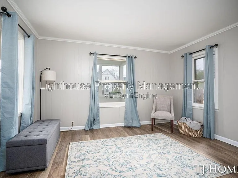 1468 Jiroch St — Photo 8