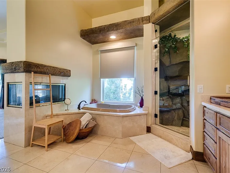 549 Regents Gate Dr — Photo 44