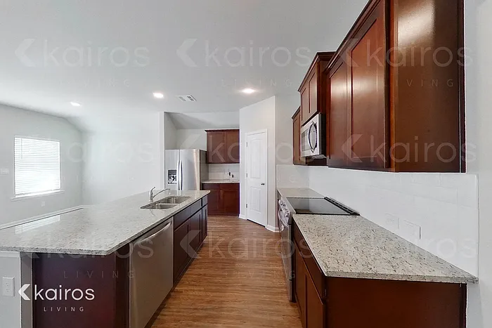 4 bed, 2.0 bath, 1836 sqft, $2,125 — Photo 4