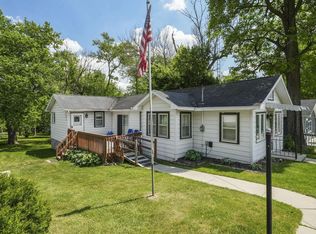 N3224 Beach Rd, Lake Geneva, WI 53147