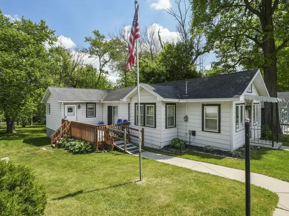 N3224 Beach ROAD, Lake Geneva, WI 53147