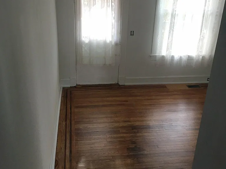 2904 Chesley Ave — Photo 7