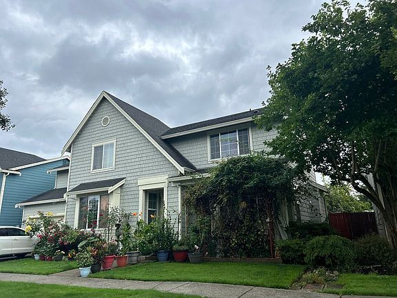 2nd image of 1222 32nd St NE