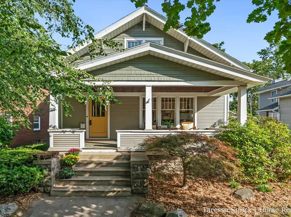 223 W 15th St, Holland, MI 49423