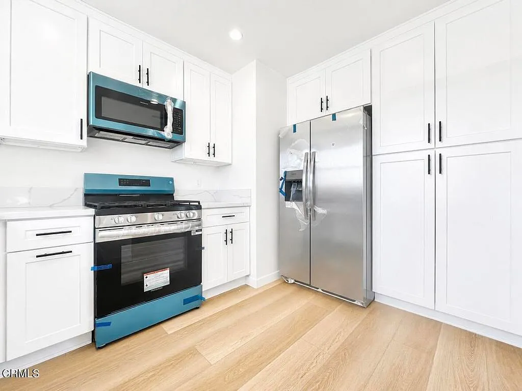 1 bed, 1.0 bath, 650 sqft, $2,700 — Photo 4