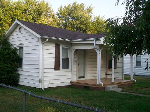2nd image of 2706 Daviess St
