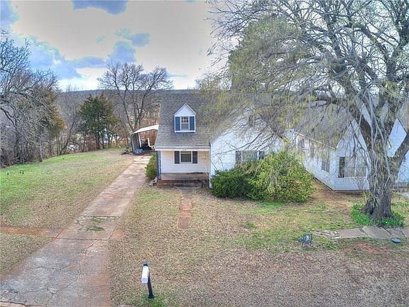 3rd image of 519 E 8th St