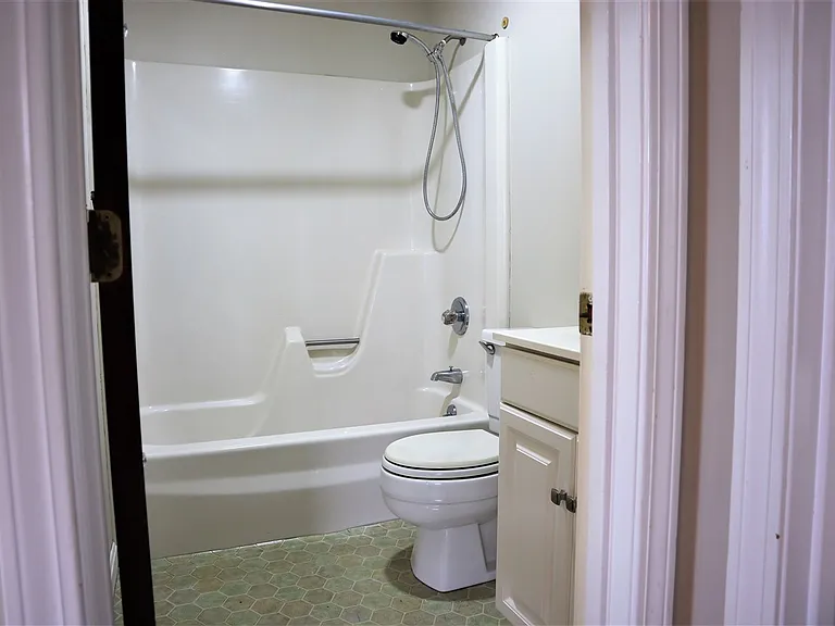 62 Elm St #C — Photo 9