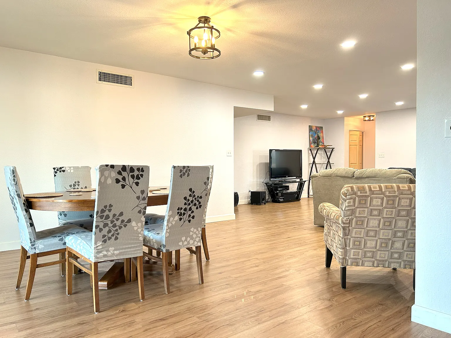 4 bed, 1781 sqft, $2,699 — Photo 4