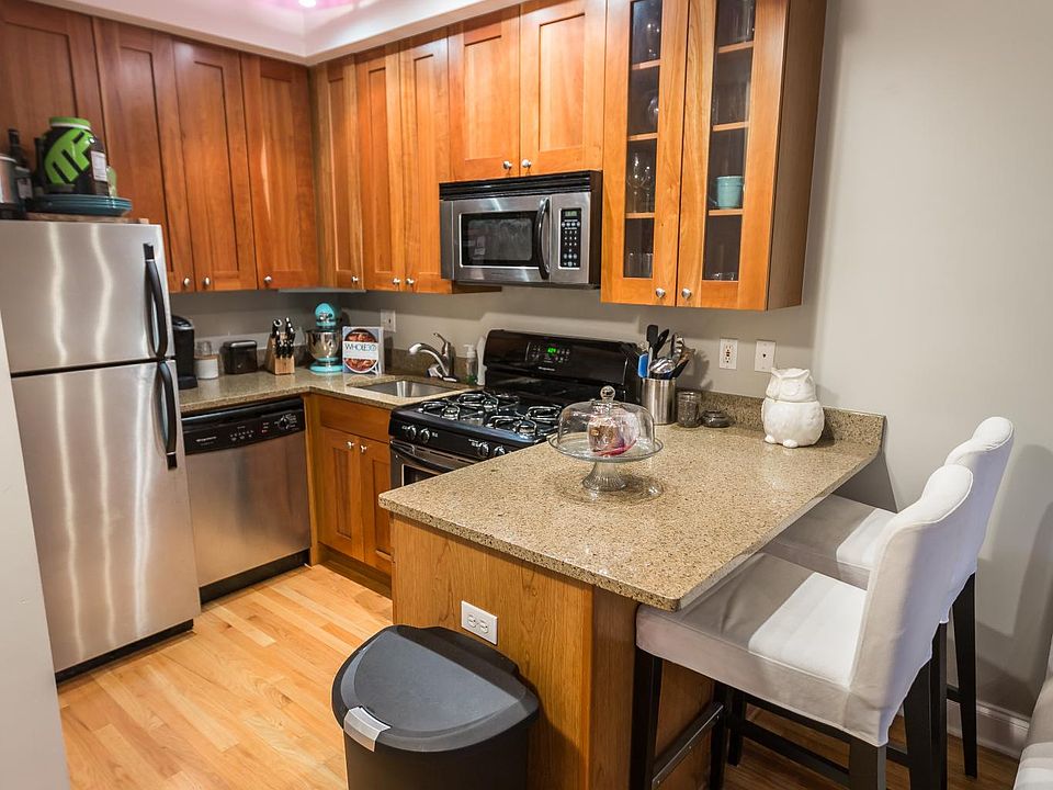 1st image of 2239 N Lincoln Ave #G-3