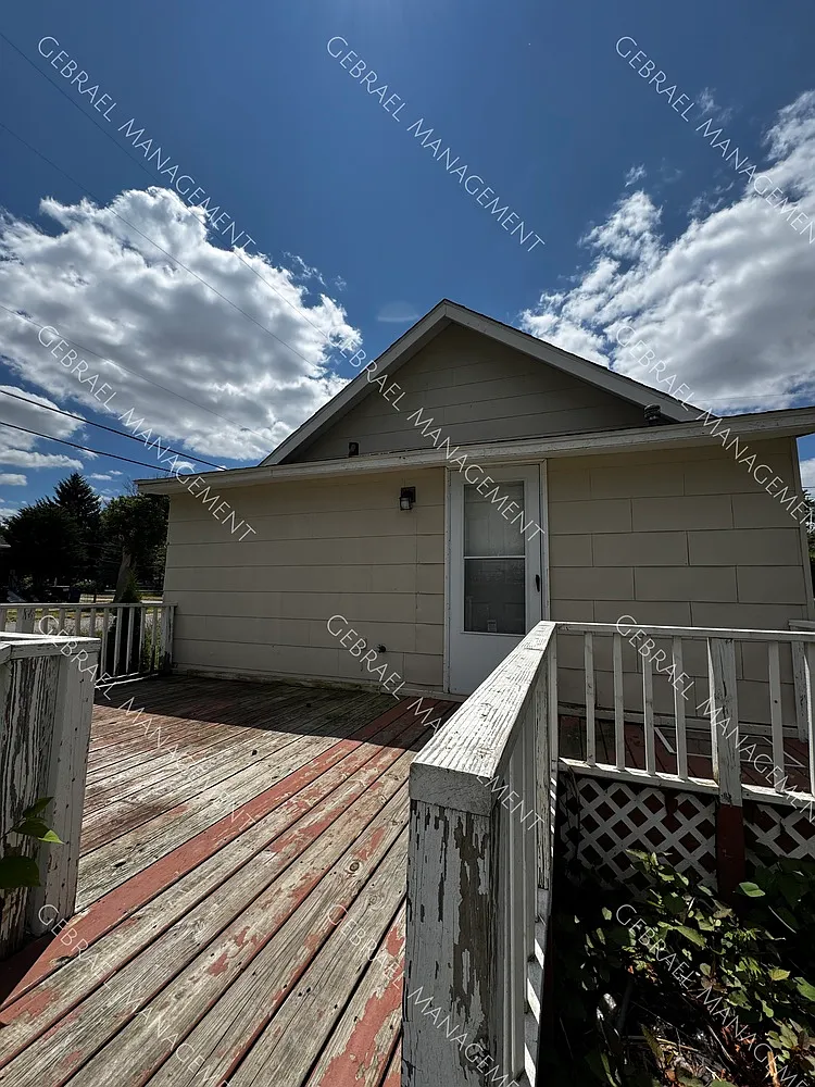 1202 Vermilya — Photo 1