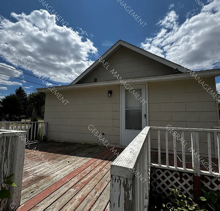 1202 Vermilya Ave