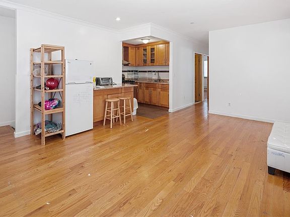 3rd image of 120 Bay 29 St #1B