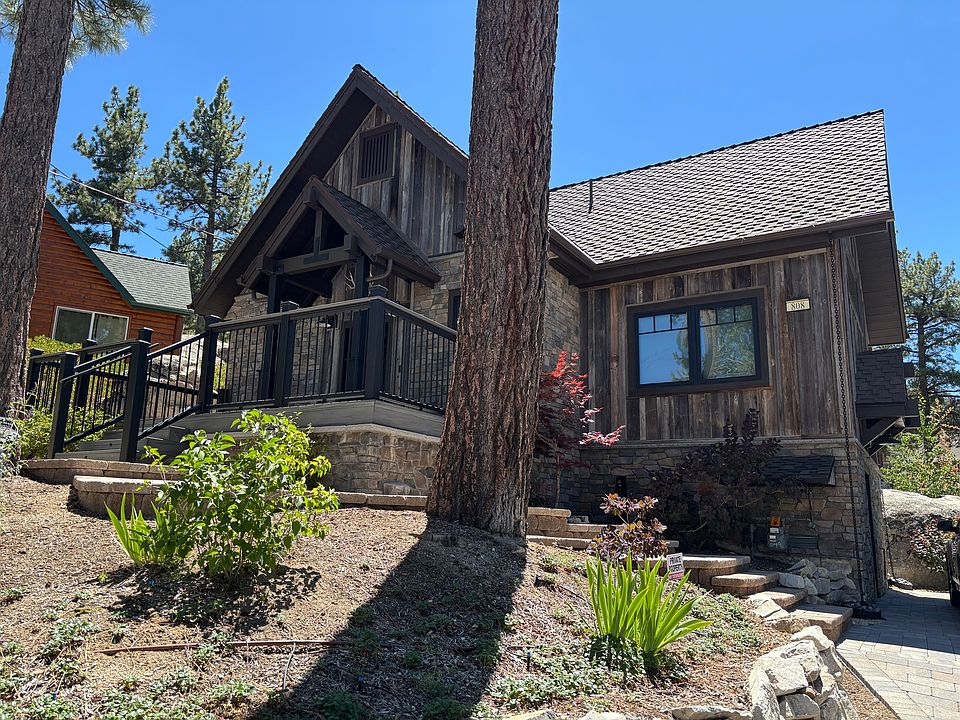 1st image of 808 Cove Dr