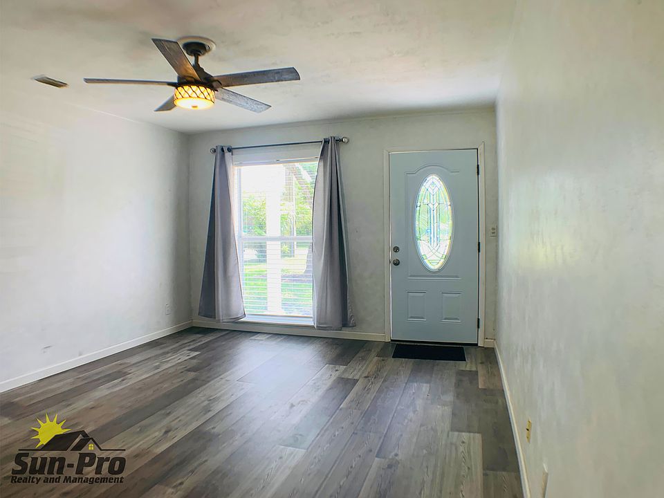 1st image of 3607 Saxon Dr