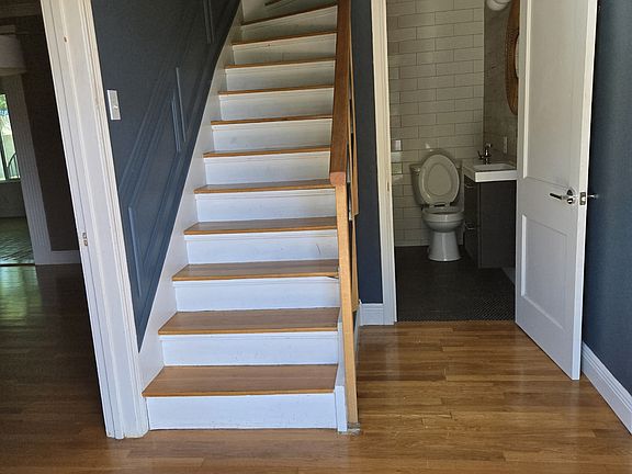 4th image of 1700 Golder Ave