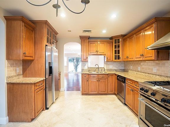 3rd image of 280 Franklin Ave APT 24
