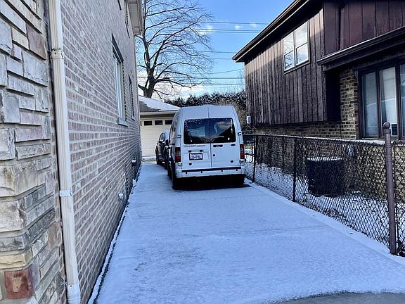 2nd image of 9430 S Springfield Ave #2