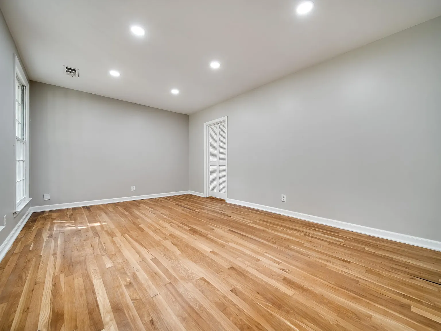 3 bed, 1308 sqft, $2,299 — Photo 4