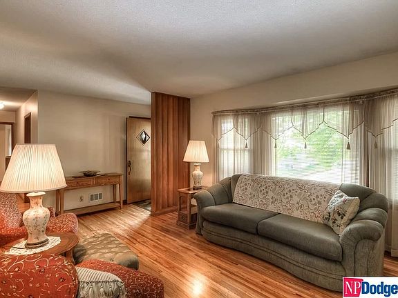 4th image of 6628 Curtis Ave