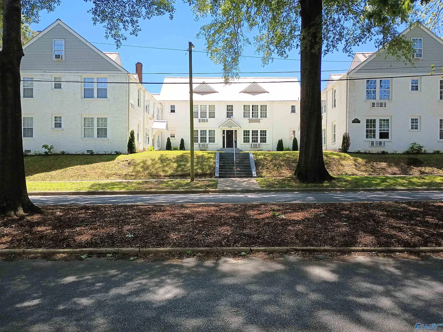 1 bed, 1.0 bath, 615 sqft, $750 — Photo 1