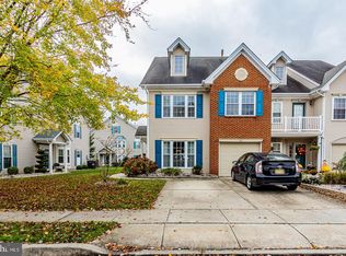 95 La Costa Dr, Blackwood, NJ 08012