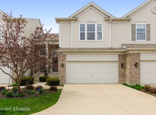 1585 Yellowstone Dr, Streamwood, IL 60107