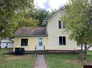 311 S St E, Amboy, MN 56010
