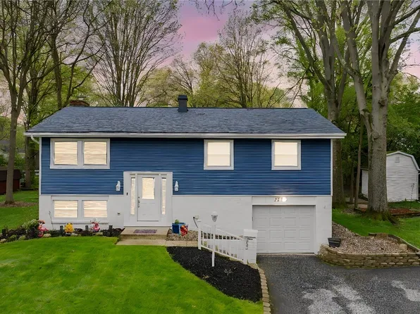 2592 Cherry Blossom Cir, Stow, OH 44224