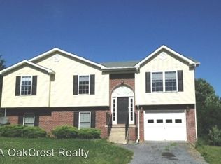 207 Ridgefield Ave, Stephens City, VA 22655