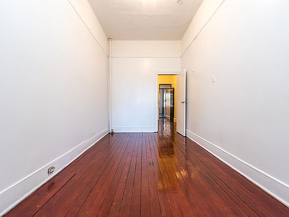 4th image of 306 Suydam St APT 1L