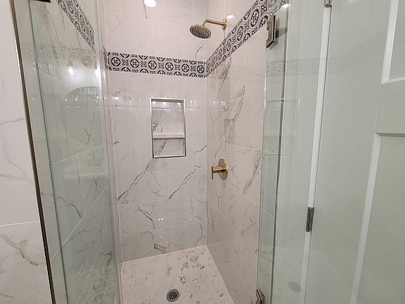 2nd image of 104 Glasgow St