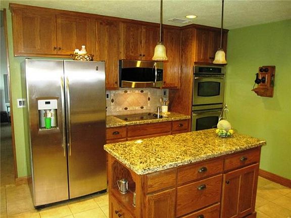 5th image of 702 W Esparada Dr