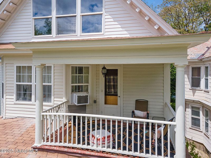 4th image of 1165 Glenwood Boulevard