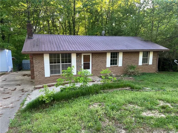 2840 Six Gun Dr, Gainesville, GA 30507