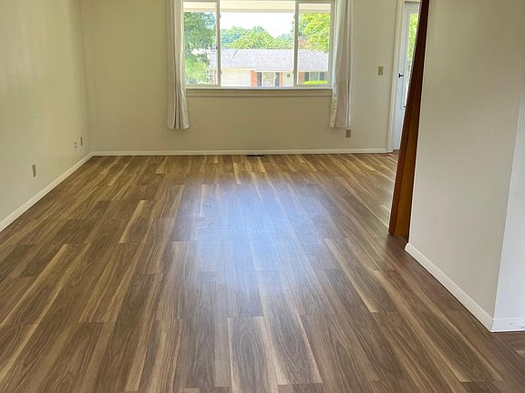 5th image of 5 Eastmoor Dr