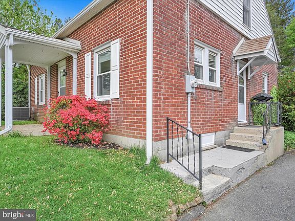 4th image of 69 E Cottage Ave