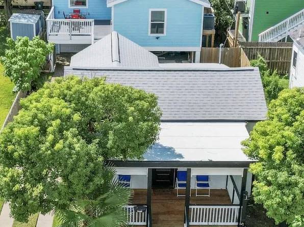 2811 1/2 #Q, Galveston, TX 77550