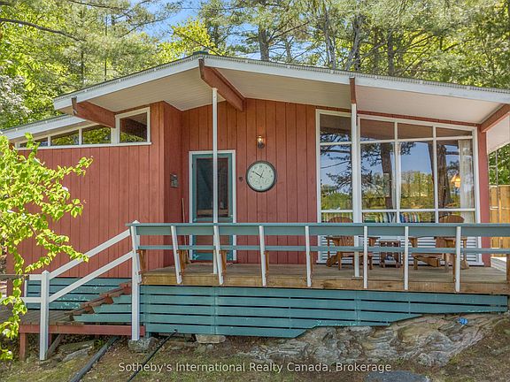 2nd image of 5096 Island Dr #865