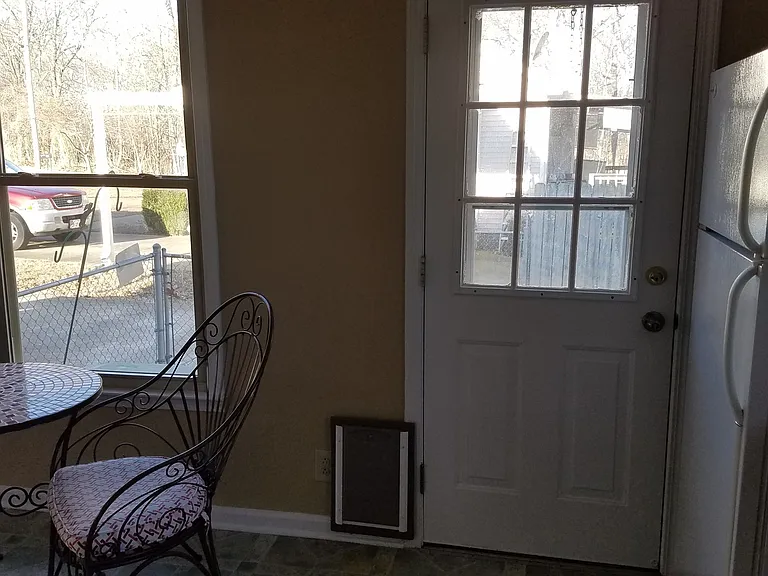 357 Erie Dr — Photo 3