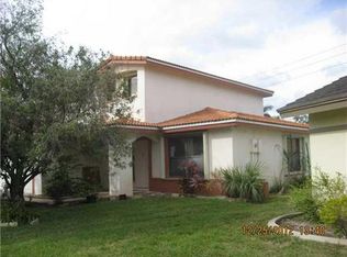 9821 Forest Dr, Hollywood, FL 33025