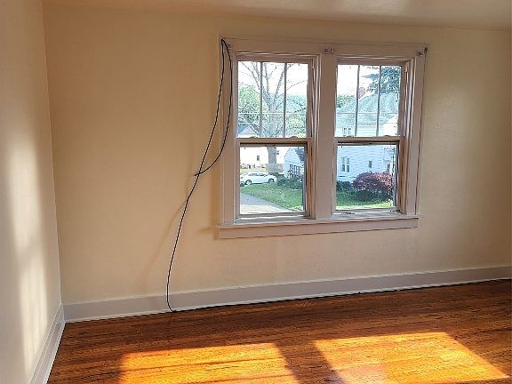 4th image of 311 E Edwards St