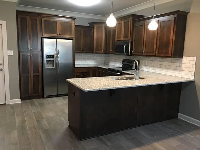 21 Cottage Cv — Photo 2