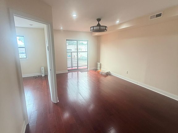 5th image of 94-01 199th St #1