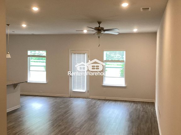 5th image of 1132 Chastain Dr