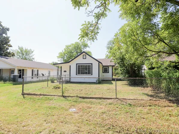 610 E 4th Ave, Bristow, OK 74010