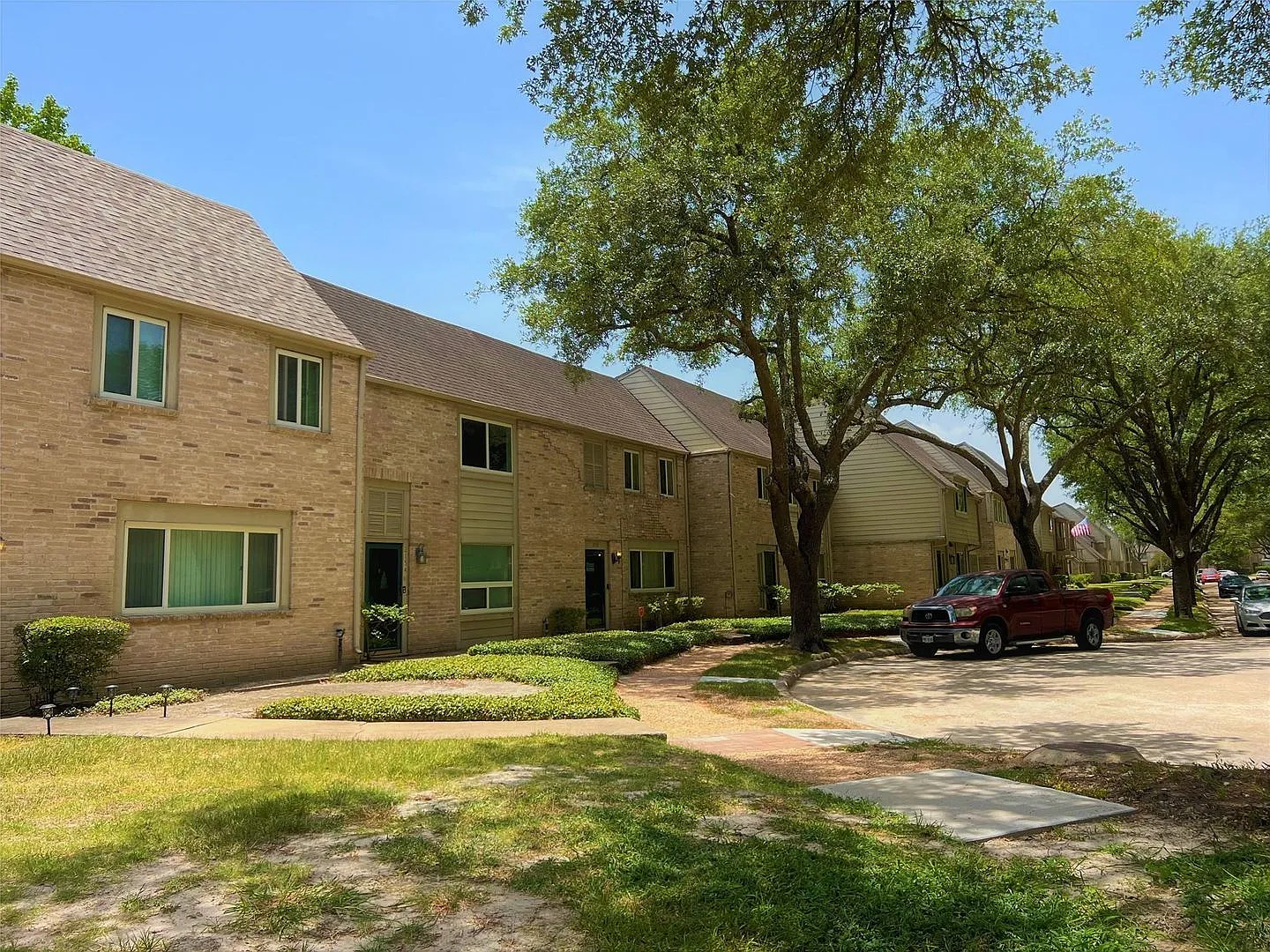 3 bed, 2.5 bath, 1786 sqft, $1,200 — Photo 2