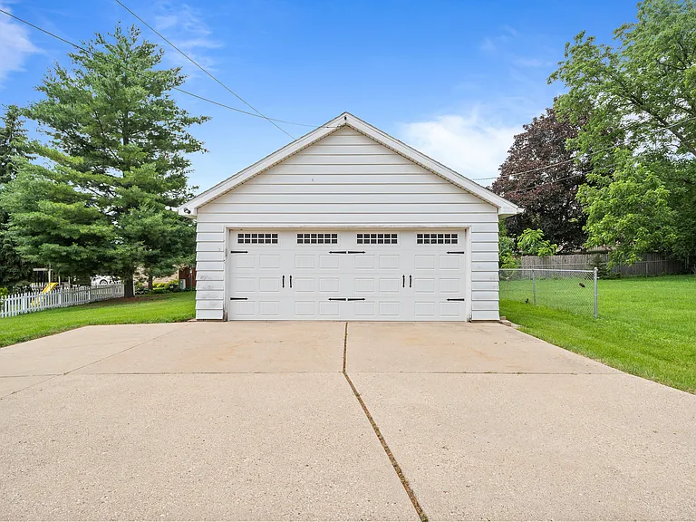 2 car detached garage